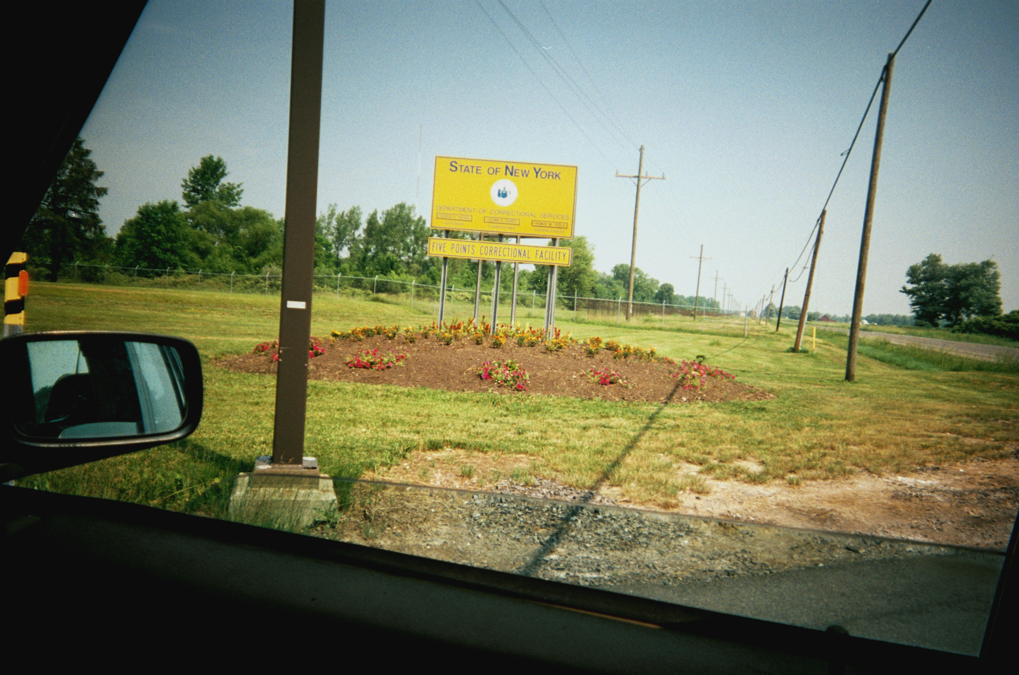 Sullivan_s_Road_Along_Cayuga_CorrFacility.jpg