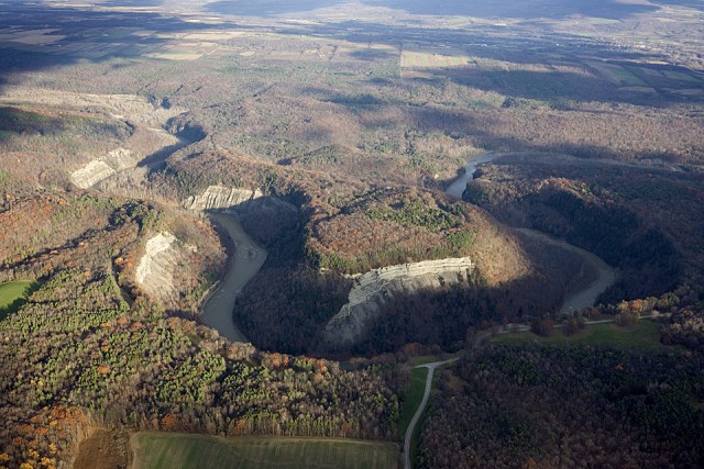 Hecht_Bend_At_Letchworth_002.sized.jpg