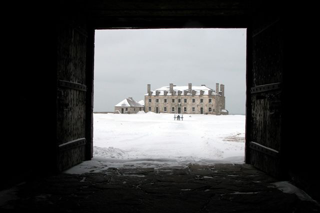 FtNiagara_in_Winter03_Harding.jpg