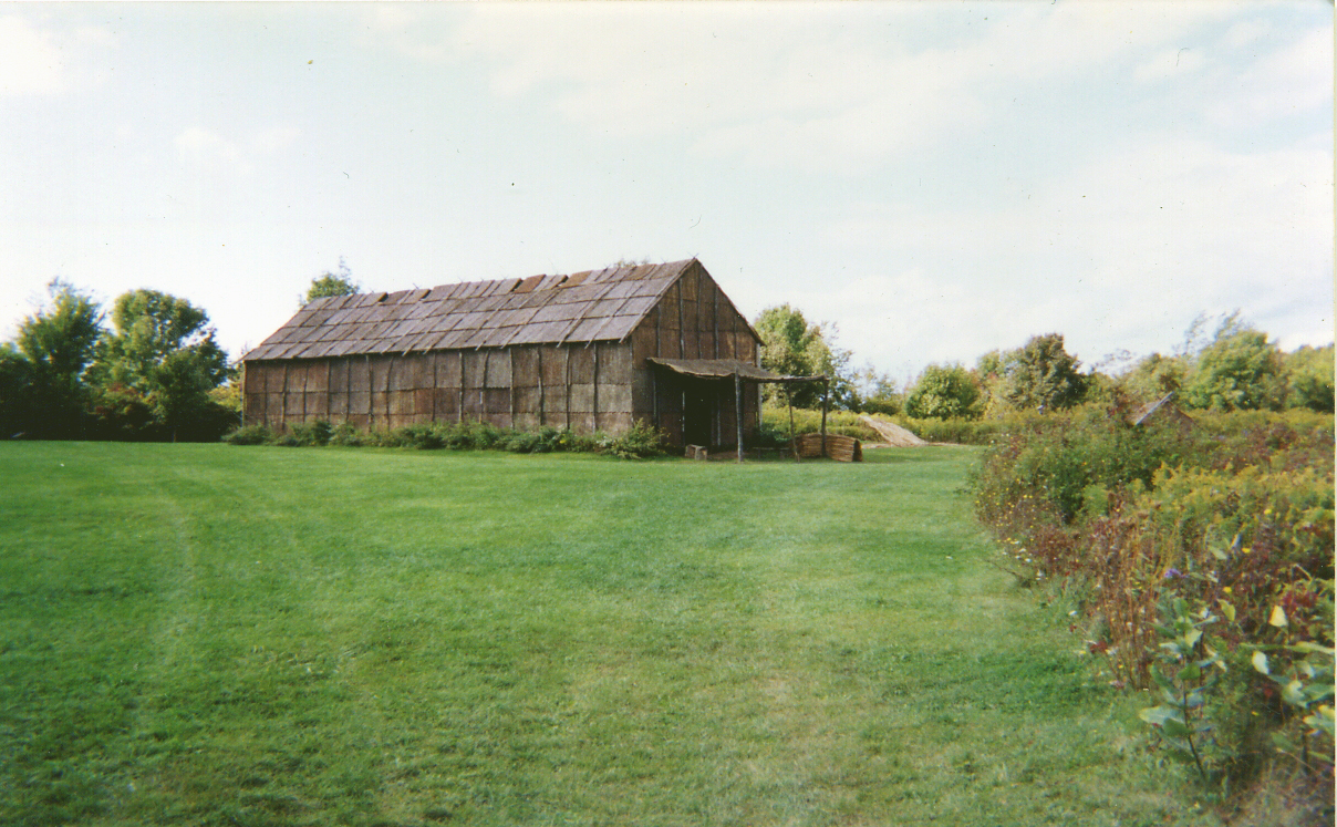 Longhouse_001.jpg